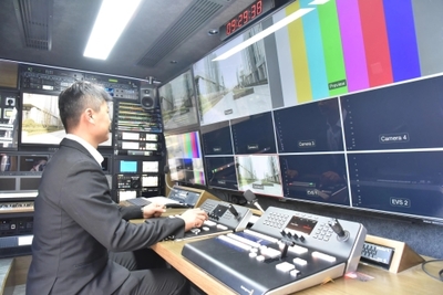 煙臺(tái)經(jīng)濟(jì)技術(shù)開發(fā)區(qū) 全國首臺(tái)8K小型轉(zhuǎn)播車亮相，‘8K+5G’技術(shù)讓現(xiàn)場近在咫尺